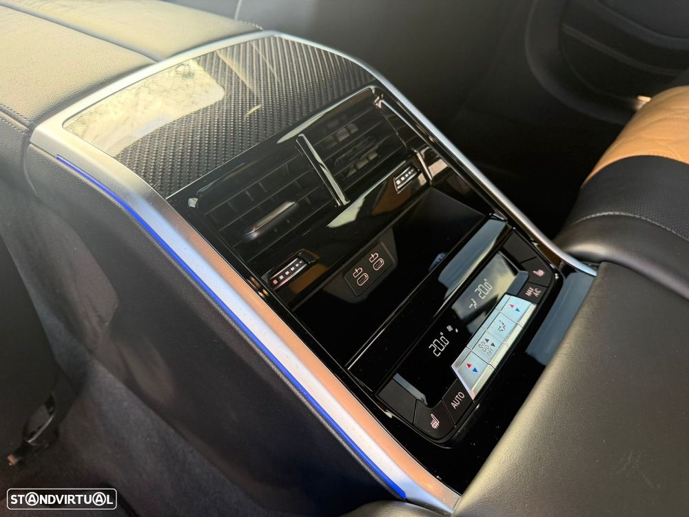 BMW M8 Competition - 31