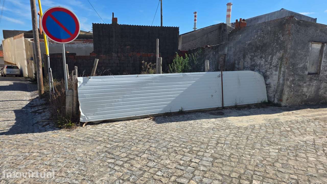 Moradia s/ licença p/ reconstrução total, Estação - Marinha Grande - Grande imagem: 4/4
