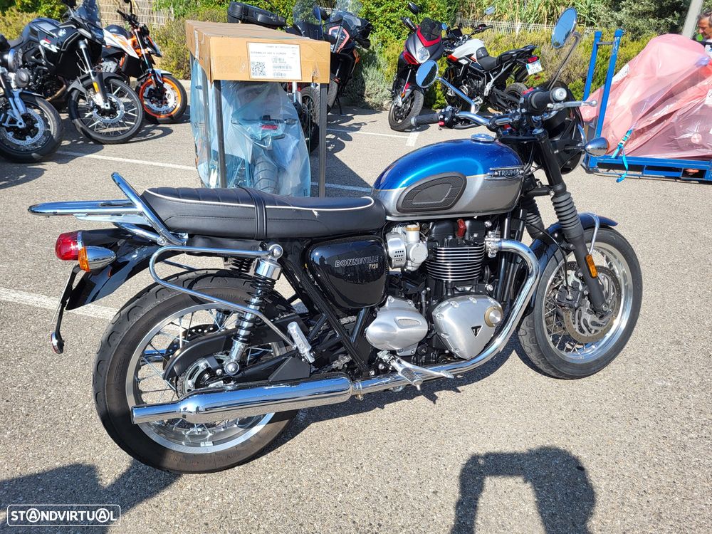 Triumph Bonneville T120 - 2