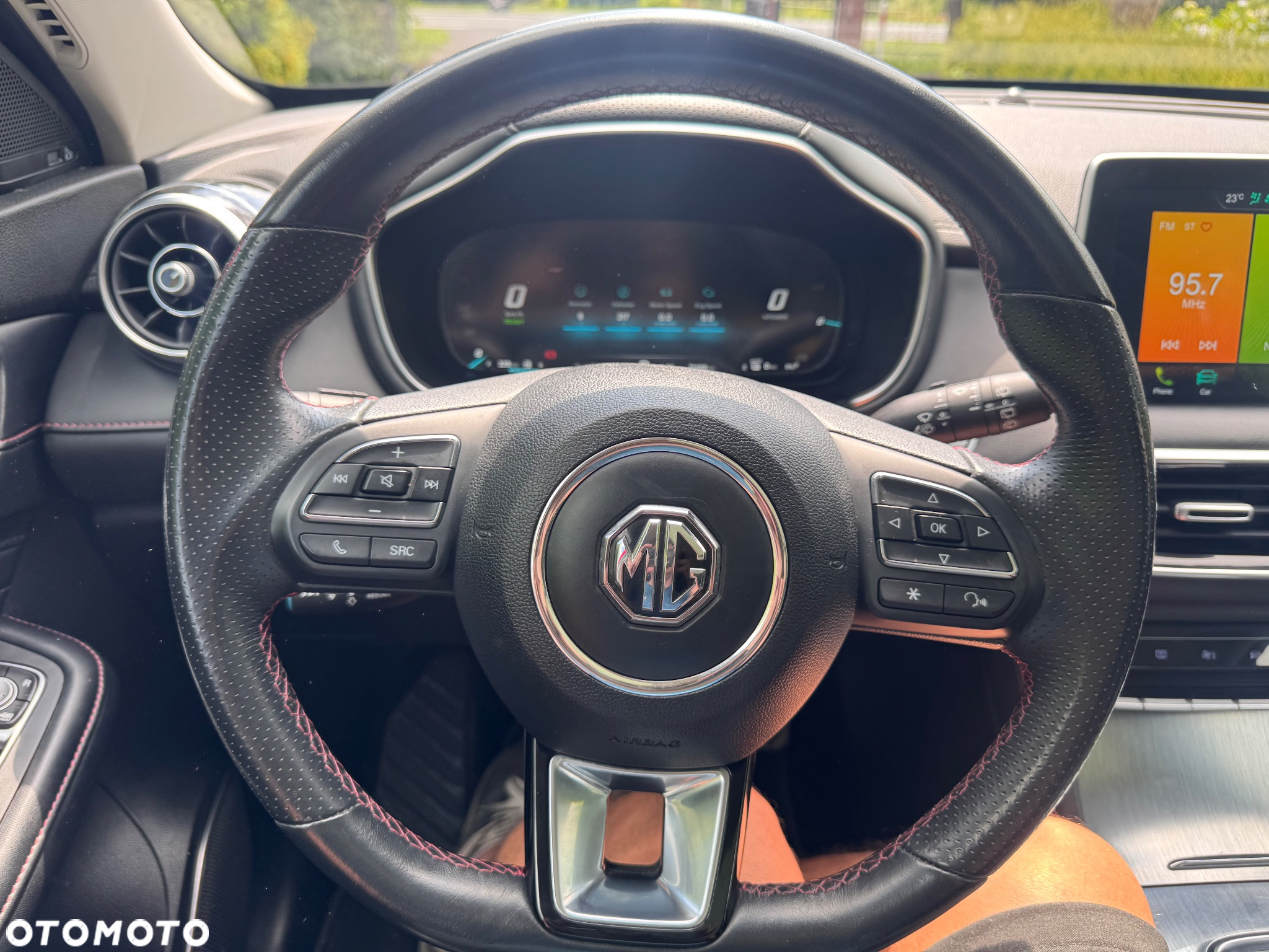 MG EHS PHEV Luxury - 16