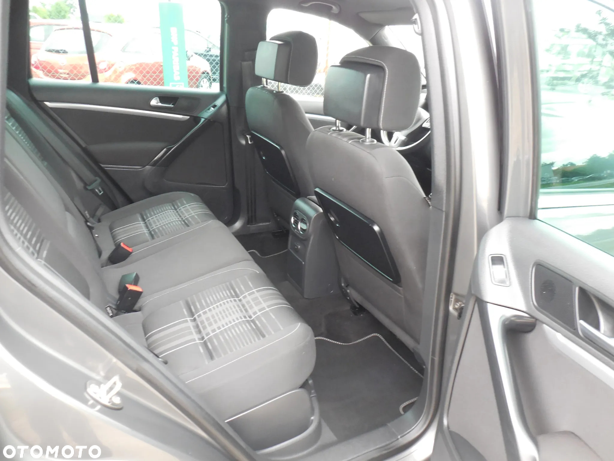 Volkswagen Tiguan - 12