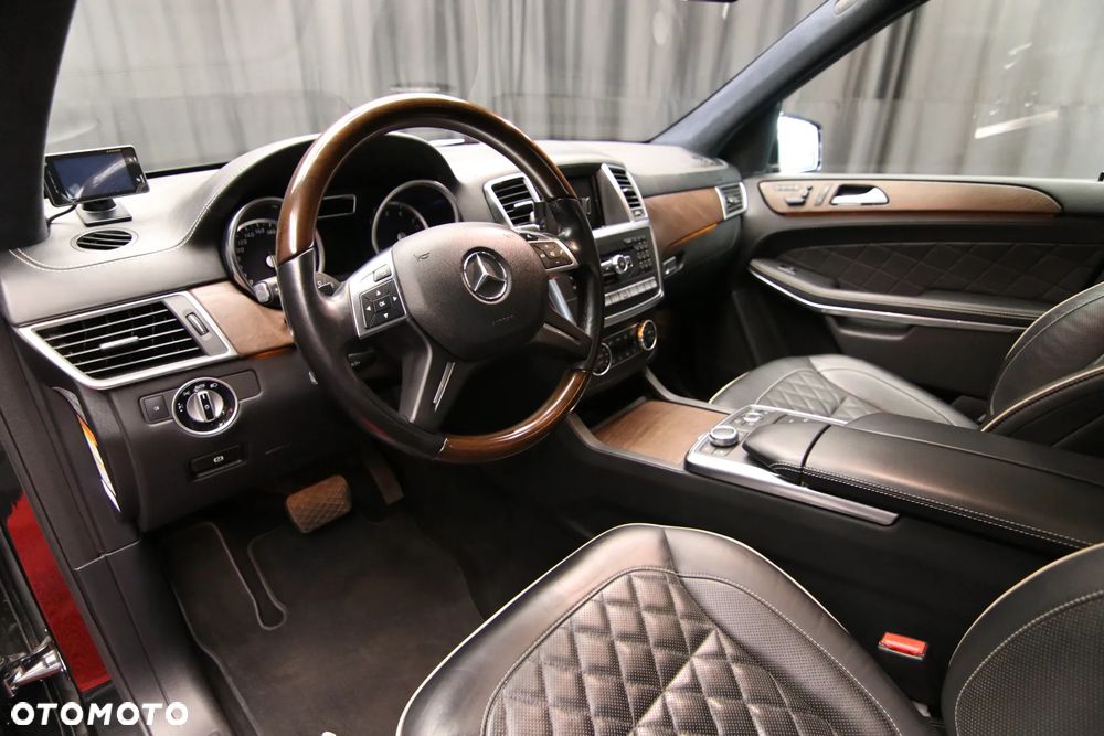 Mercedes-Benz GL - 22