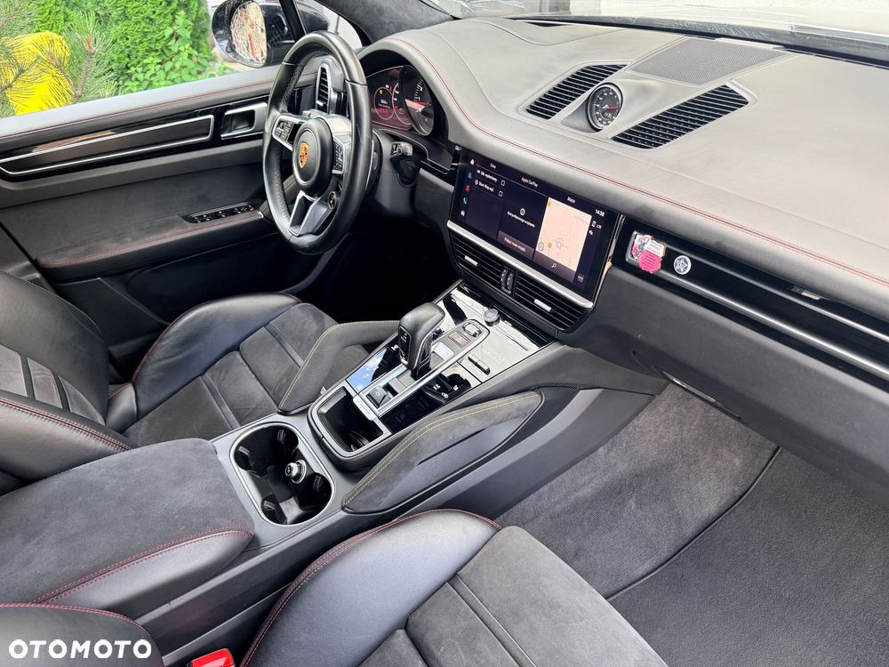 Porsche Cayenne GTS - 33