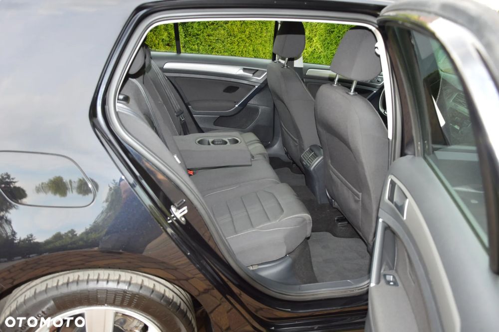 Volkswagen Golf - 26