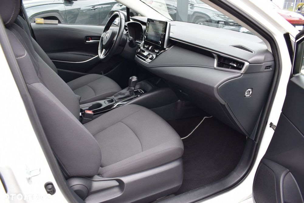 Toyota Corolla - 13