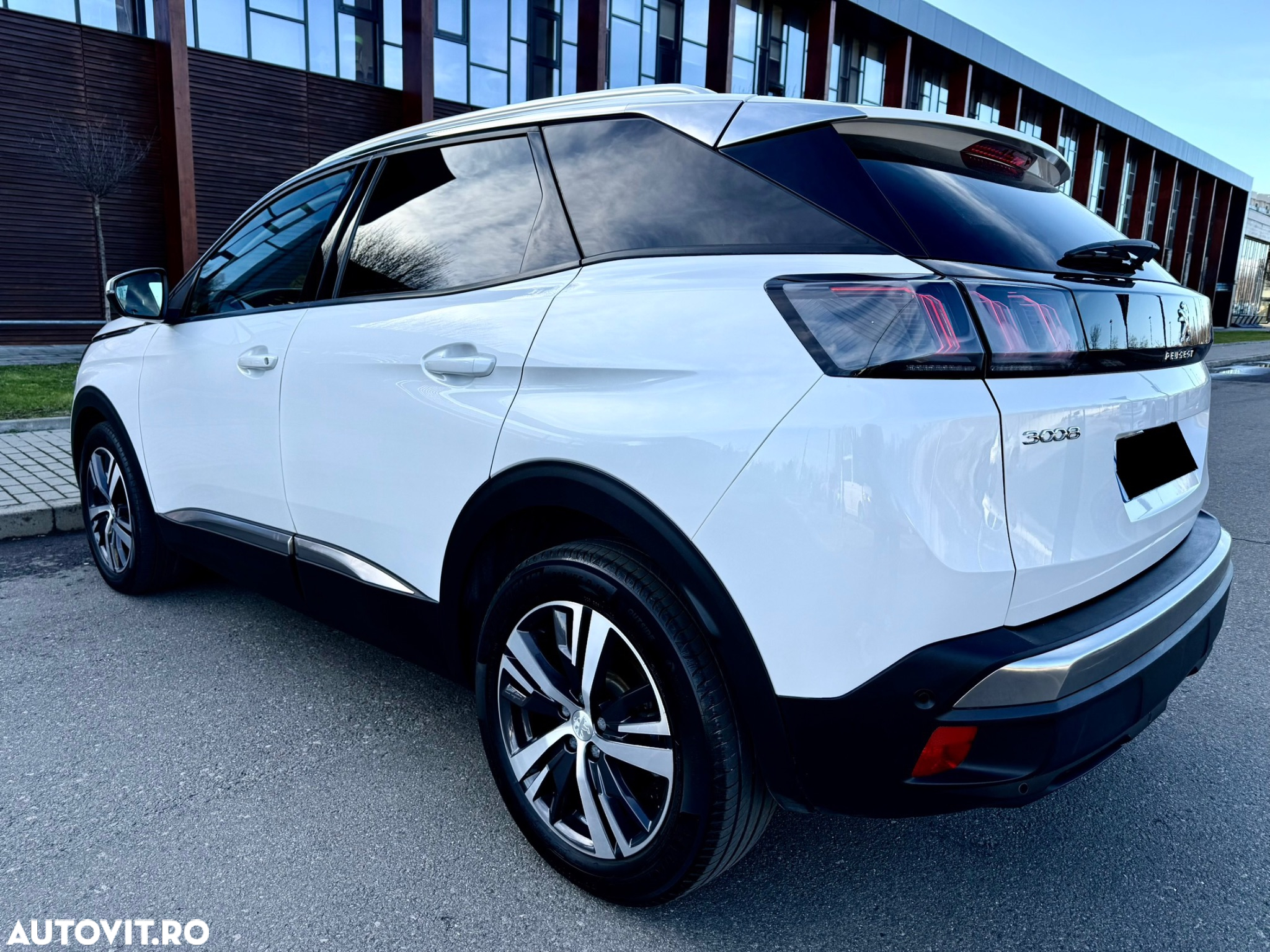 Peugeot 3008 BlueHDi 130 Stop & Start EAT8 Allure Pack - 4