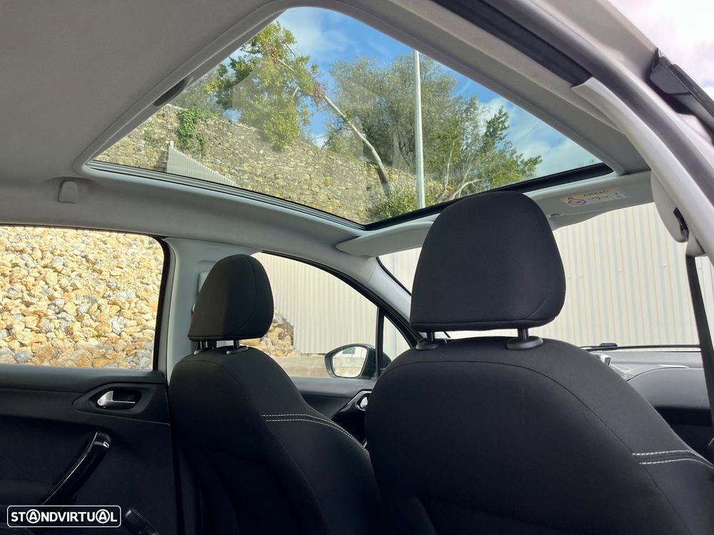 Peugeot 208 1.2 PureTech Allure - 16