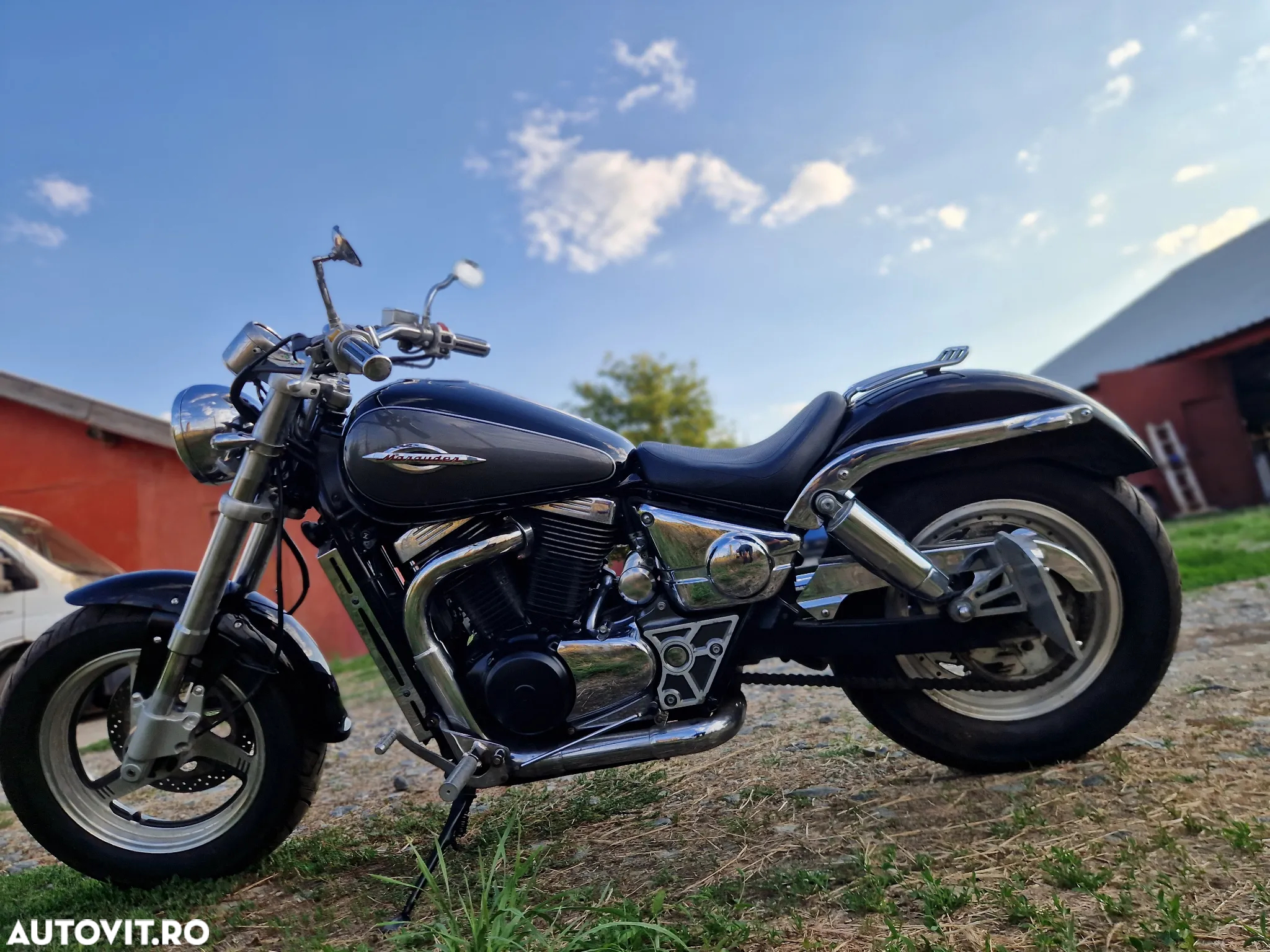 Suzuki VZ 800 Marauder - 4
