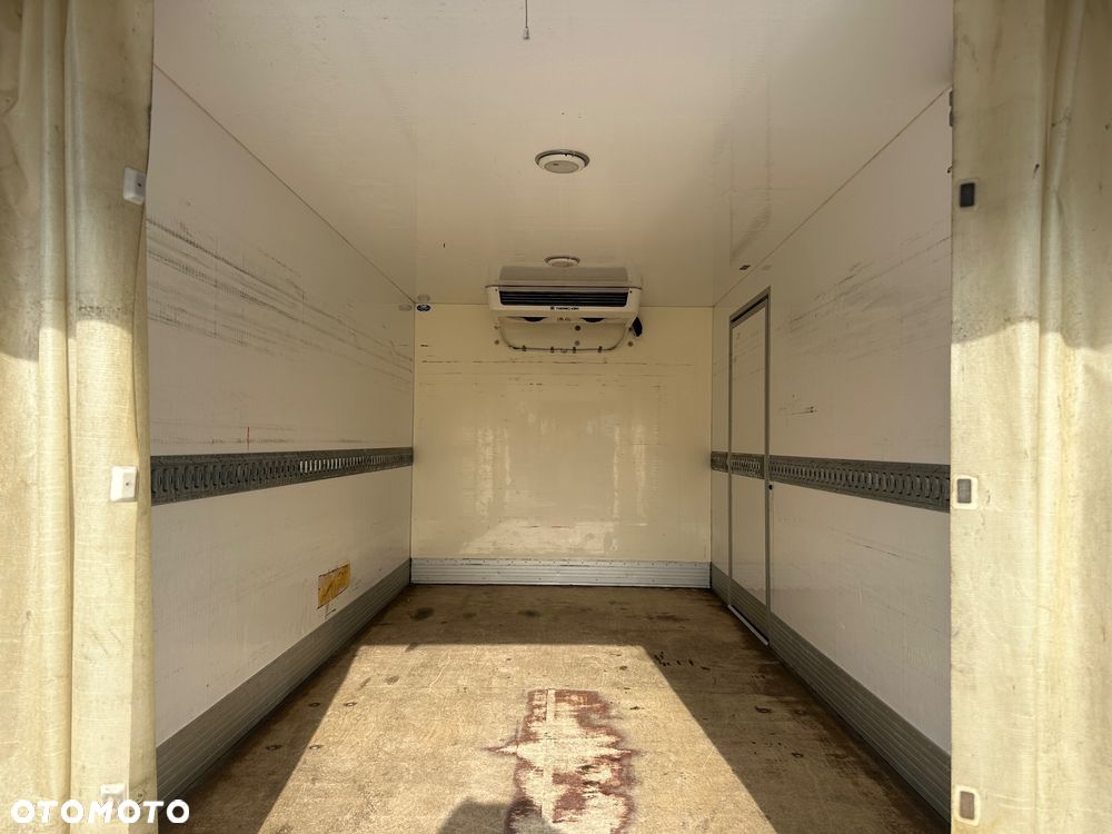 Mercedes-Benz Sprinter - 22