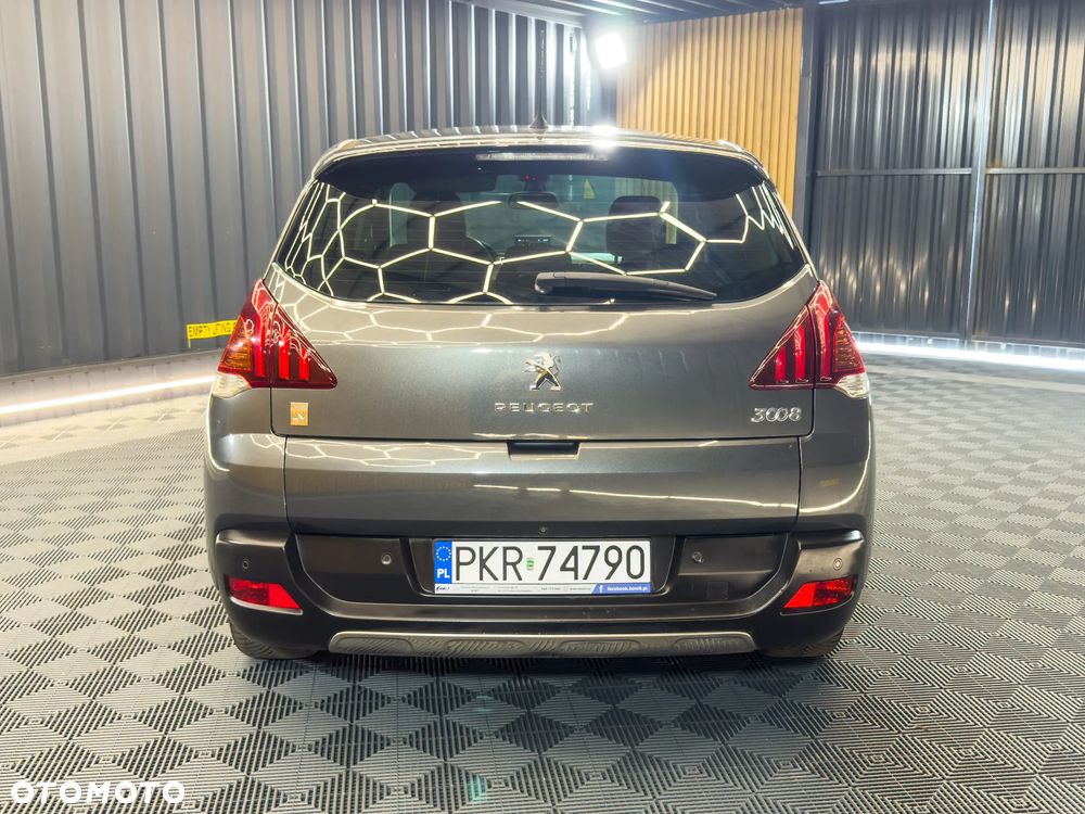 Peugeot 3008 Hybrid4 - 11