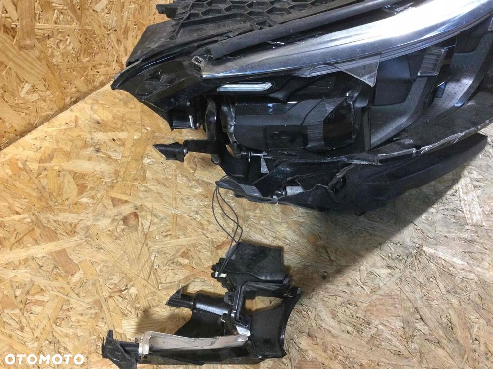 LAMPA PRAWA Mercedes EQS A2979067202 - 5