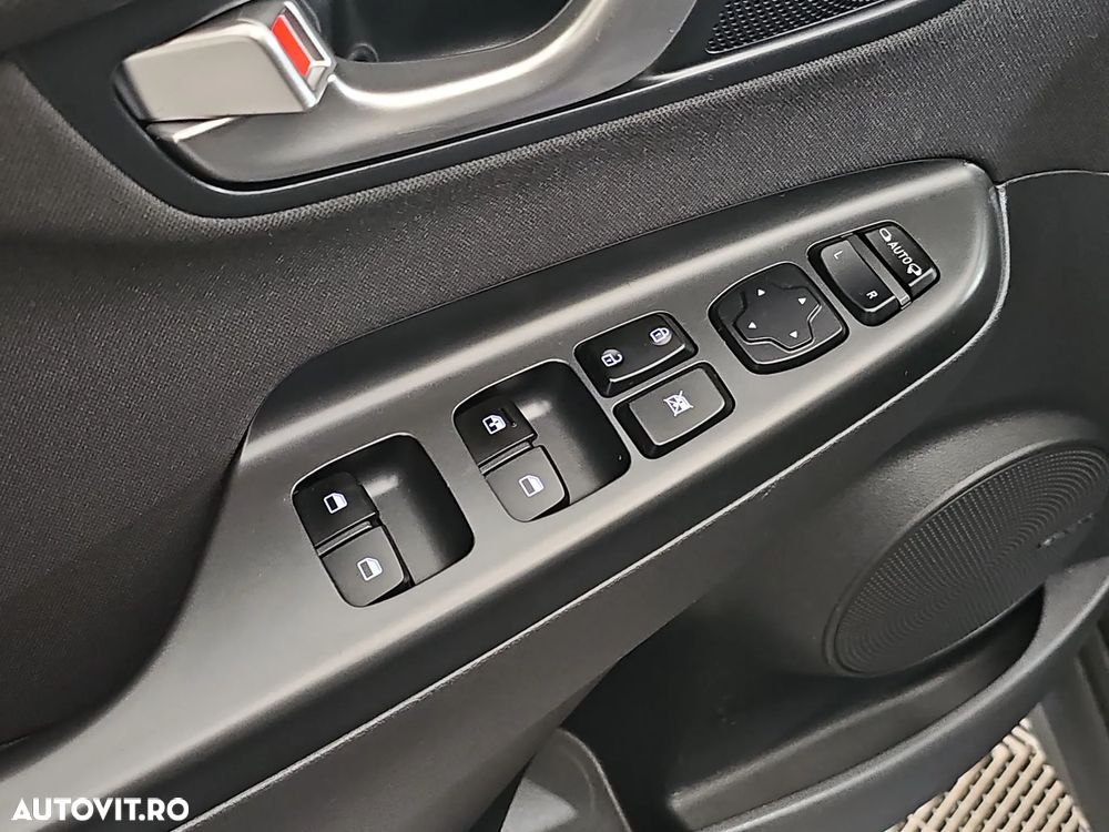 Hyundai KONA - 14