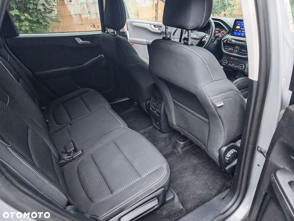 Ford Kuga - 25