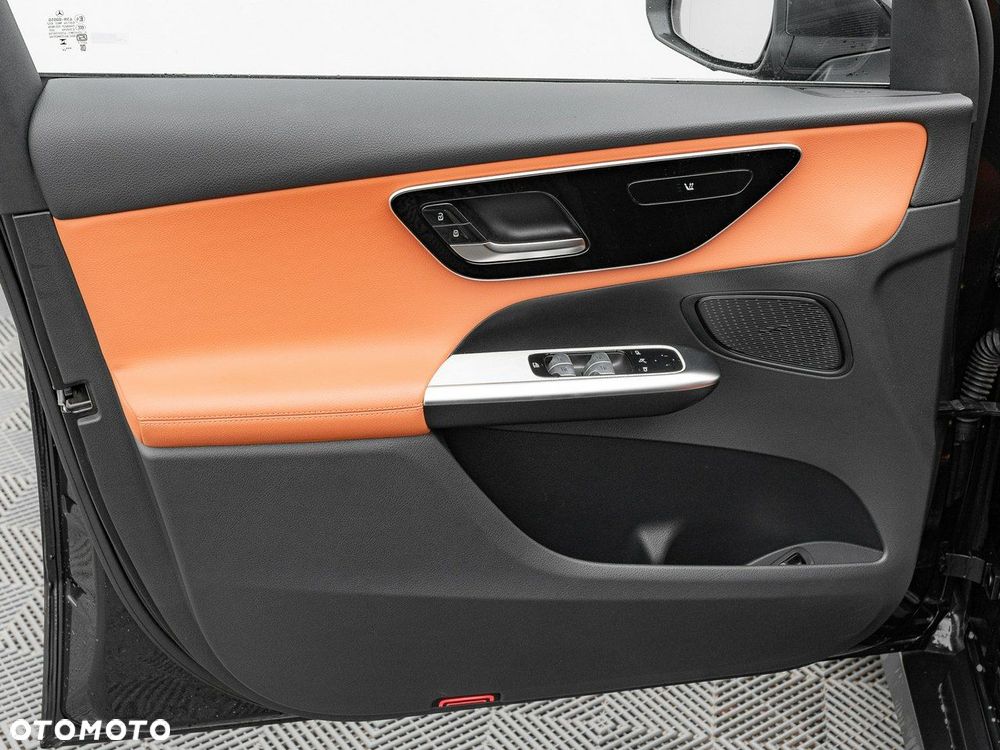 Mercedes-Benz GLC - 12