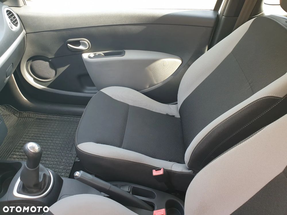 Renault Clio 1.5 dCi Alize - 7