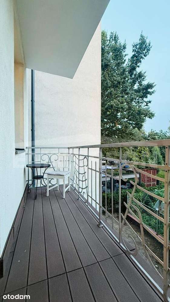 Dostępna / uczelnia AGH/ Balkon/dla studenta