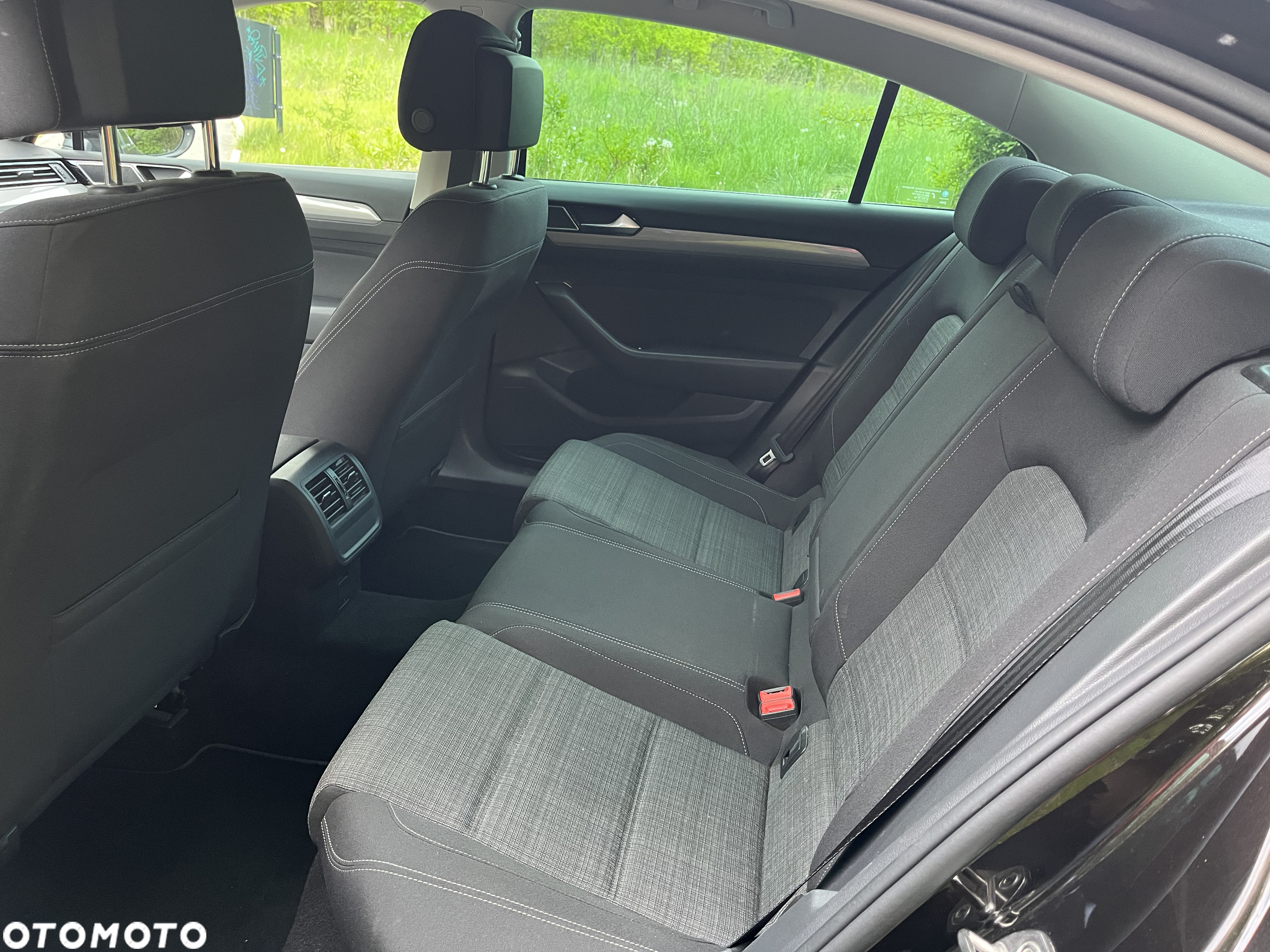 Volkswagen Passat 2.0 TDI Business DSG - 18
