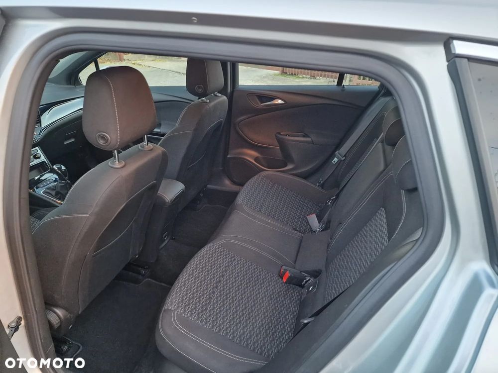 Opel Astra 1.4 Turbo Start/Stop Business - 23