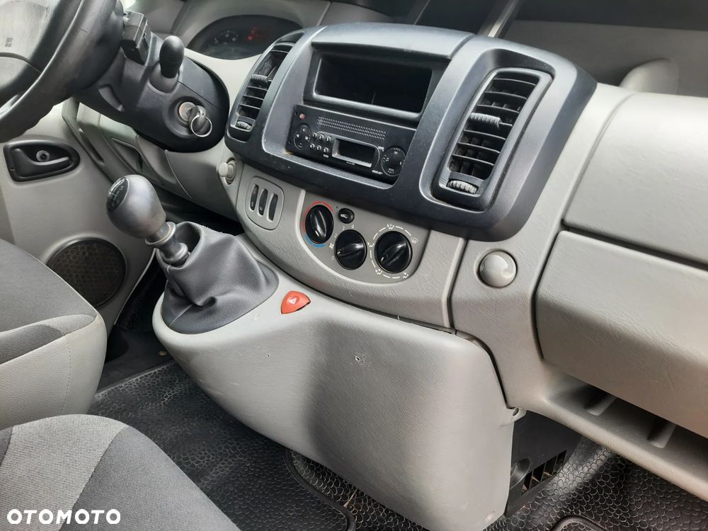 Renault TRAFIC - 9