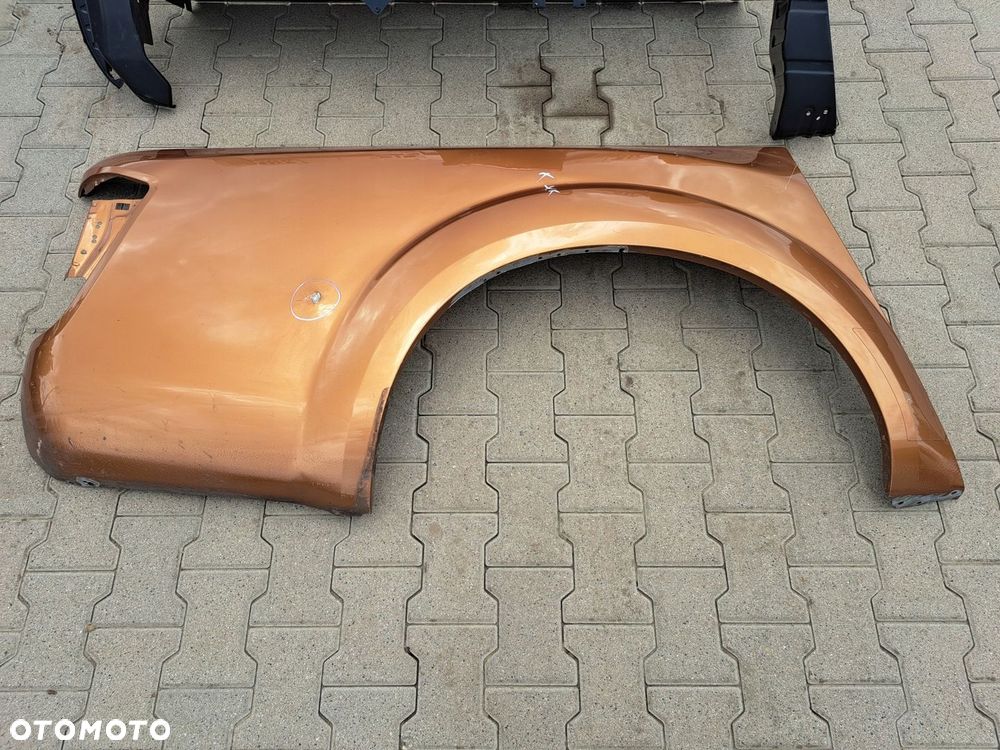 BŁOTNIK TYLNY TYŁ PRAWY NISSAN NAVARA 2015 - - 3
