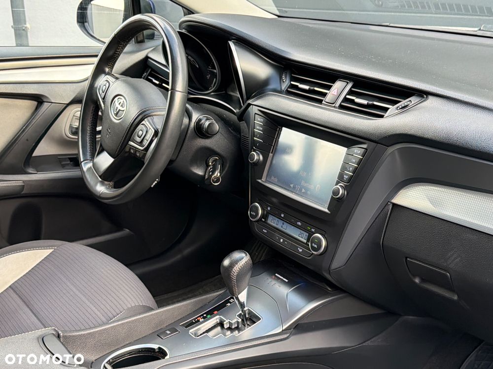 Toyota Avensis 1.8 Premium MS - 7
