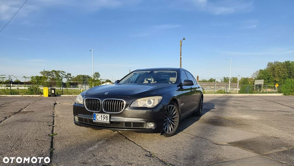 BMW Seria 7 740Li - 1