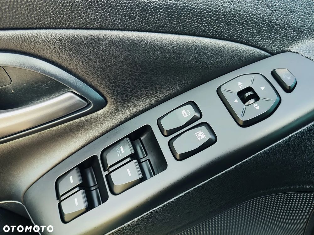 Hyundai ix35 1.7 CRDi Comfort 2WD - 22