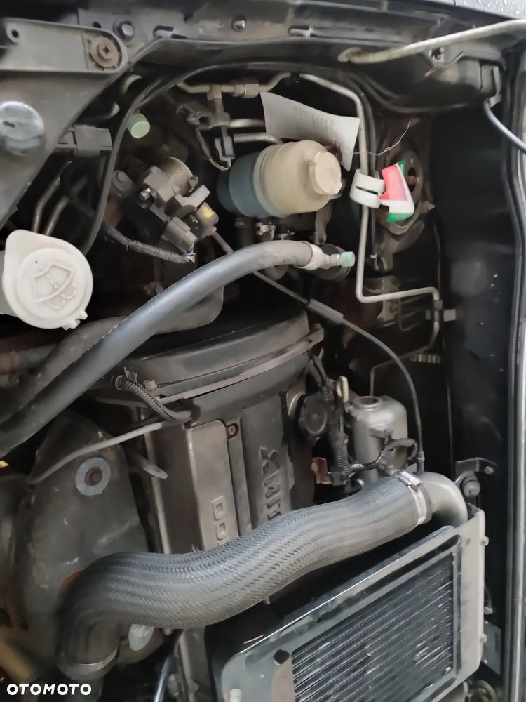 Mitsubishi Outlander 2.0 Turbo - 14