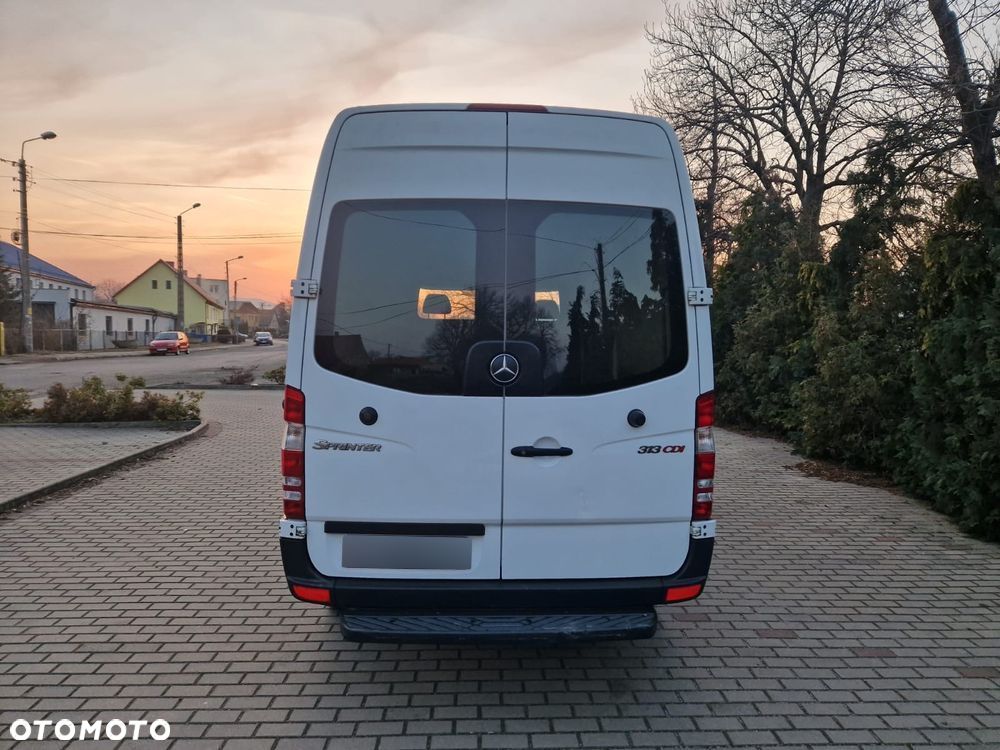 Mercedes-Benz Sprinter - 2