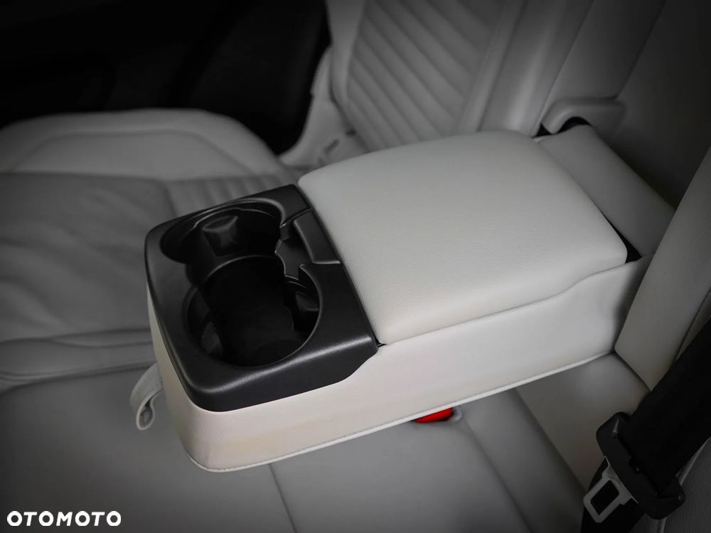 Land Rover Discovery Sport - 25