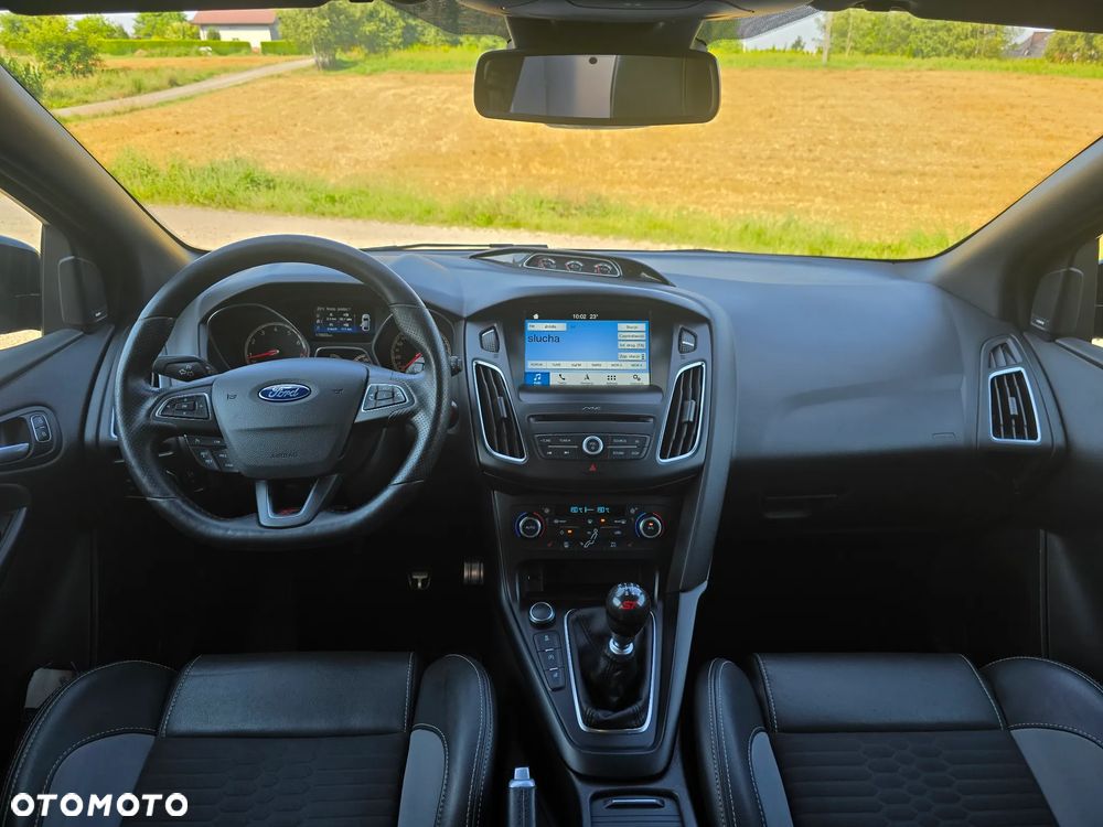 Ford Focus 2.0 EcoBoost ST mit Leder-Exclusiv-Paket - 20
