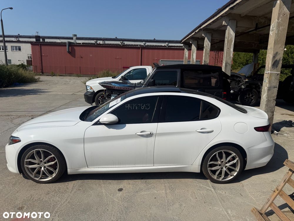 Alfa Romeo Giulia 2.0 Turbo 16V AT8-Q4 Veloce Ti - 1