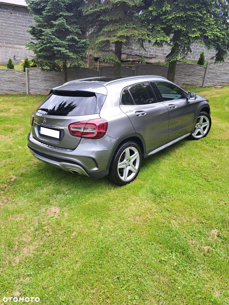 Mercedes-Benz GLA 250 4Matic 7G-DCT AMG Line - 14