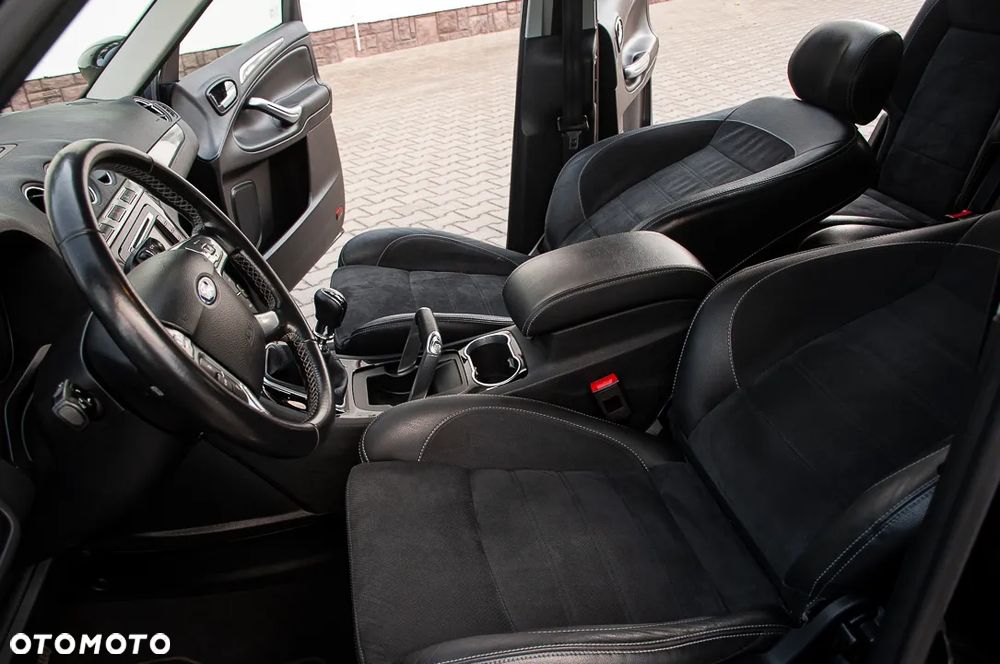Ford S-Max - 24