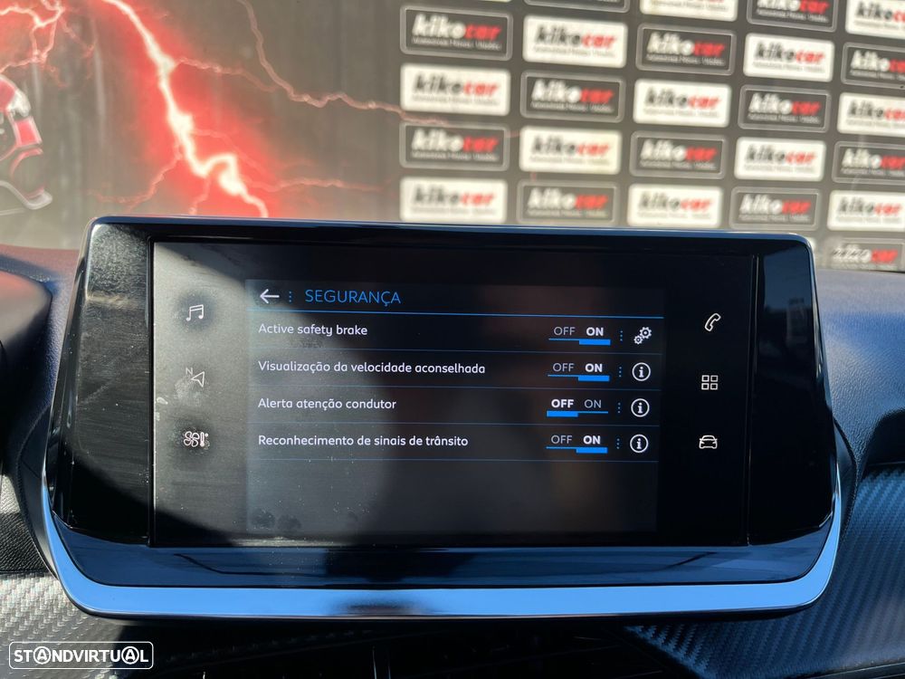 Peugeot 2008 1.5 BlueHDi Allure EAT8 - 39