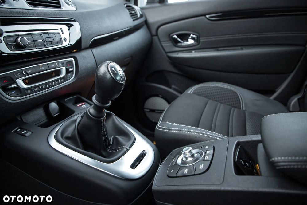 Renault Grand Scenic ENERGY TCe 130 BOSE EDITION - 19