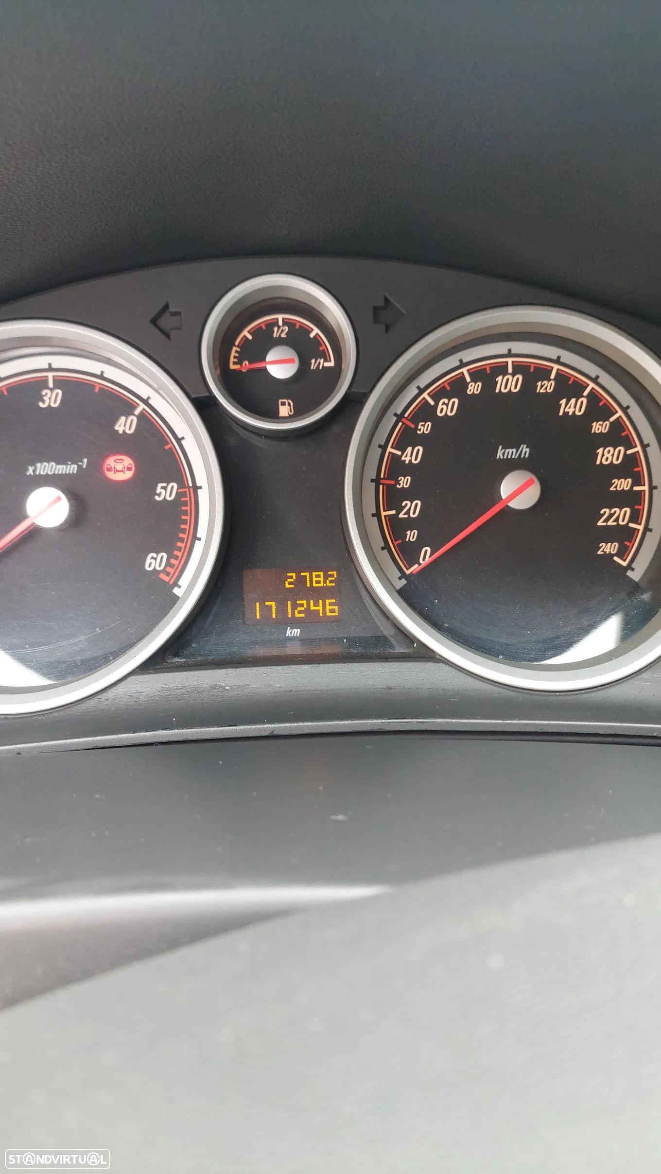 Opel Astra Caravan - 12