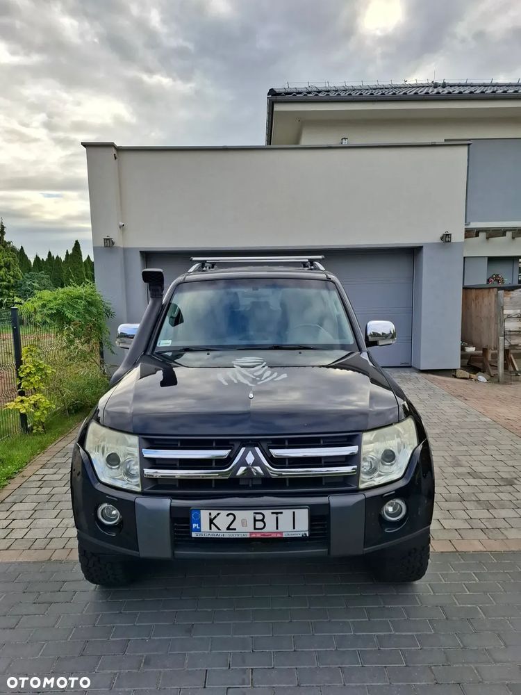 Mitsubishi Pajero - 2