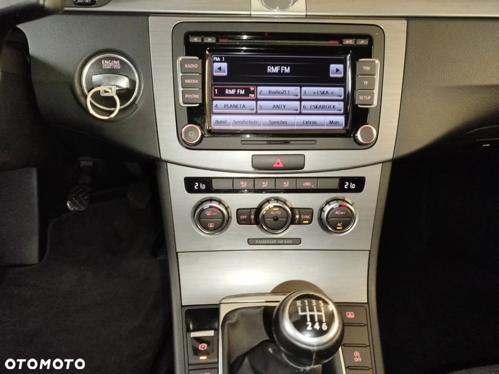 Volkswagen Passat 2.0 TDI Highline - 12