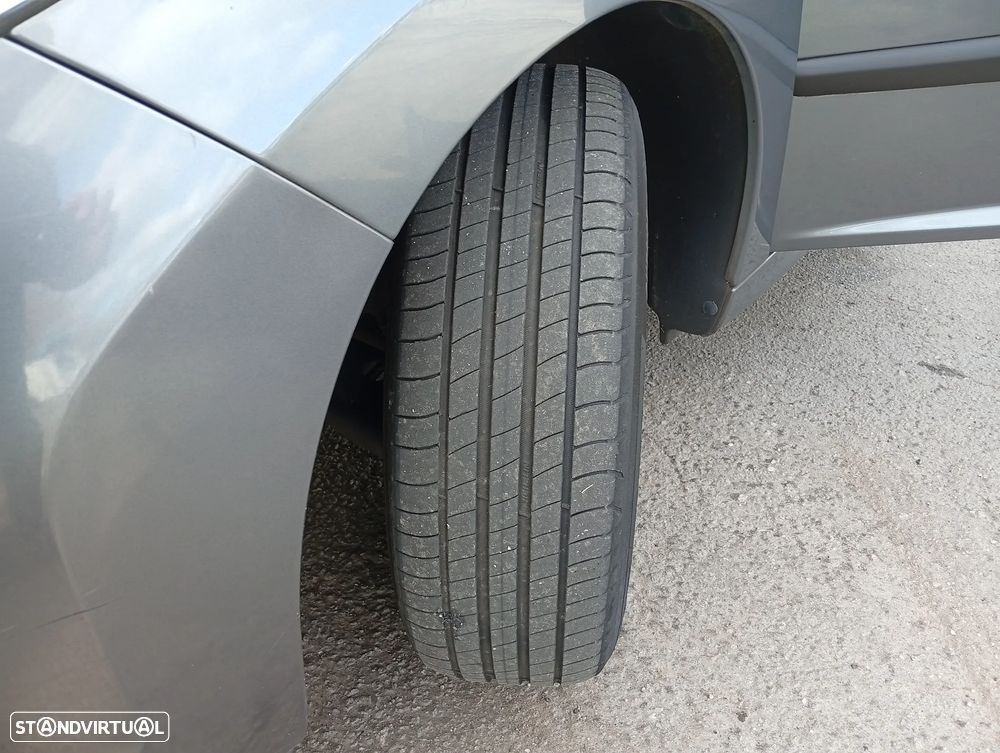 Peugeot 207 1.4 VTi Allure - 19