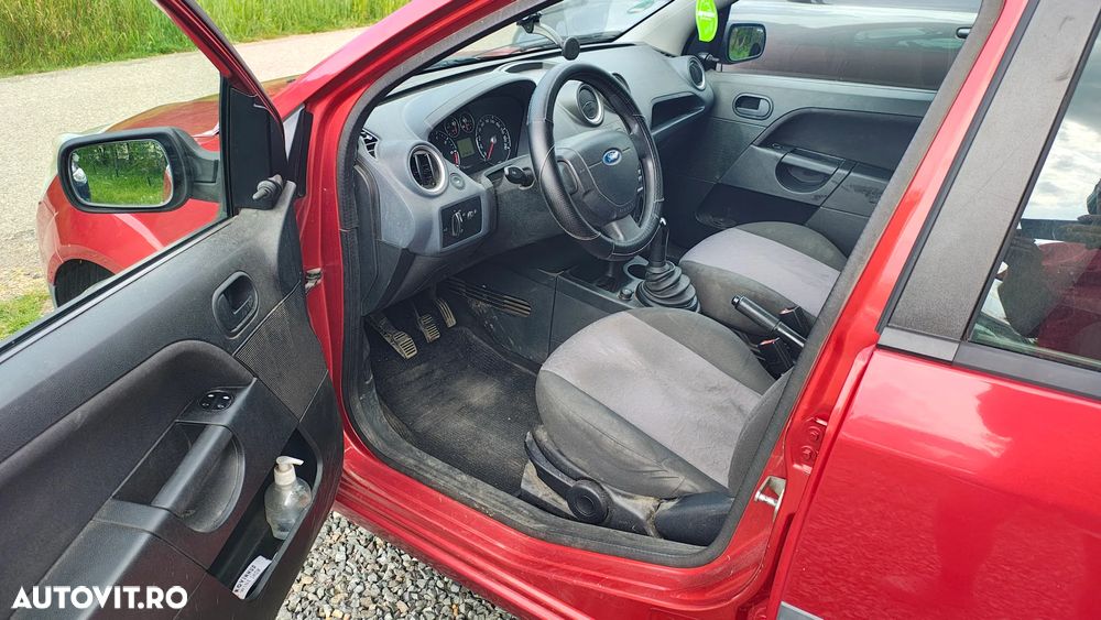 Ford Fiesta 1.25i Comfort - 11