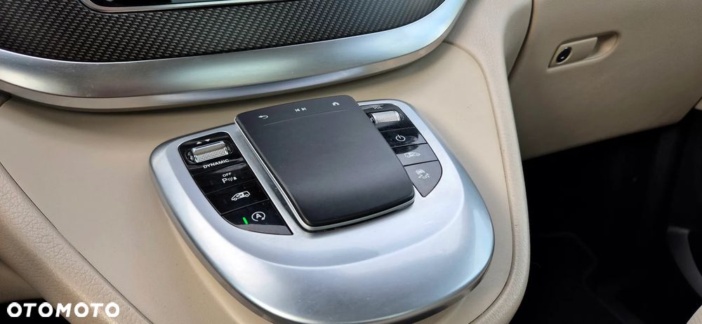 Mercedes-Benz Klasa V 300 d 4-Matic Exclusive 9G-Tronic (d³ugi) - 36