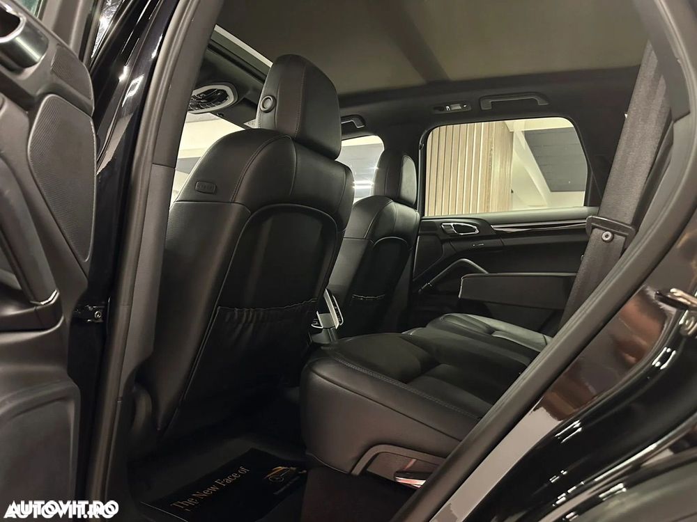 Porsche Cayenne 3.0 L - 15