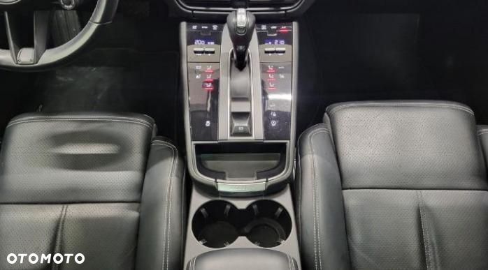 Porsche Macan Standard - 7