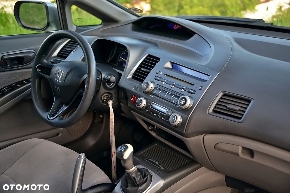 Honda Civic 1.8 Executive - 28