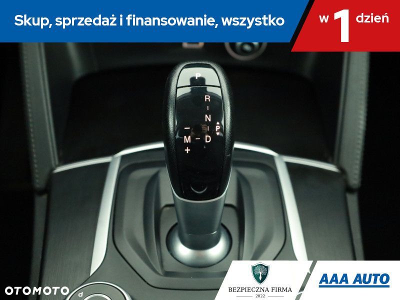 Alfa Romeo Stelvio - 18