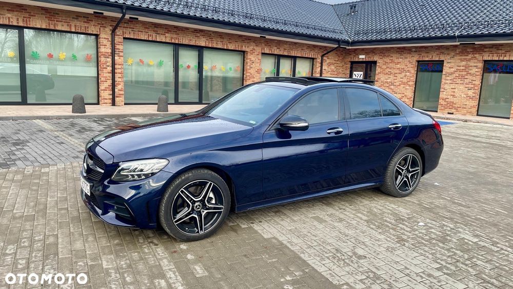 Mercedes-Benz Klasa C 300 4Matic 9G-TRONIC AMG Line - 4