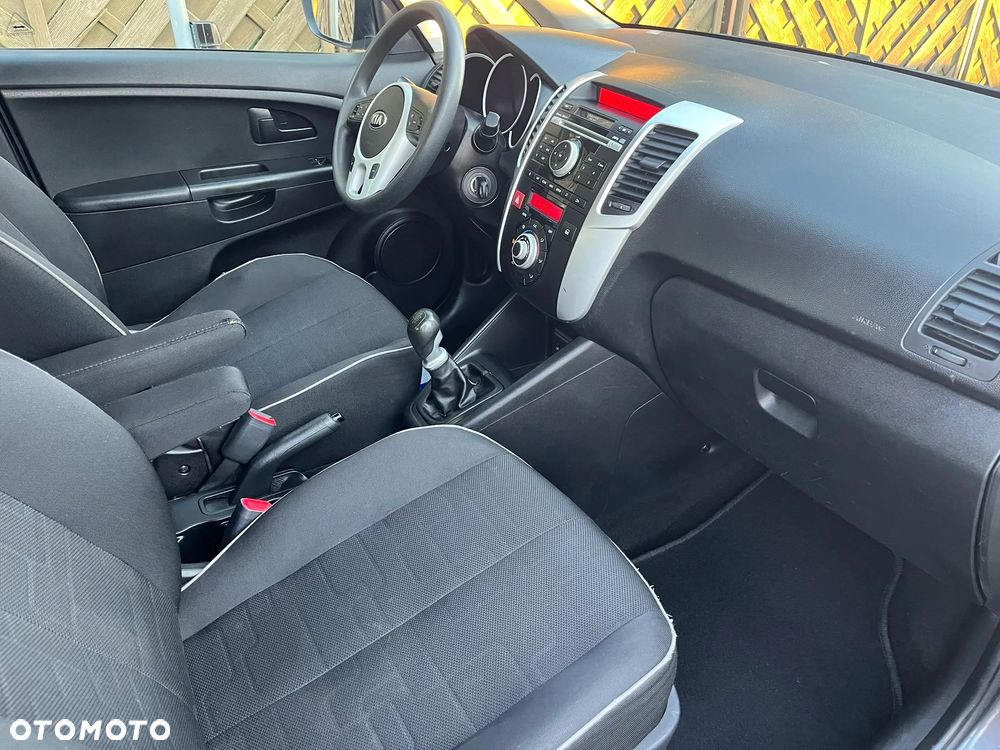 Kia Venga 1.4 CVVT Spirit - 10