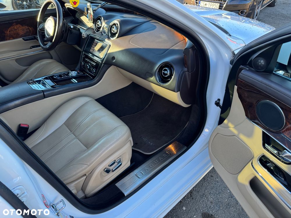 Jaguar XJ 3.0 T AWD Portfolio - 5