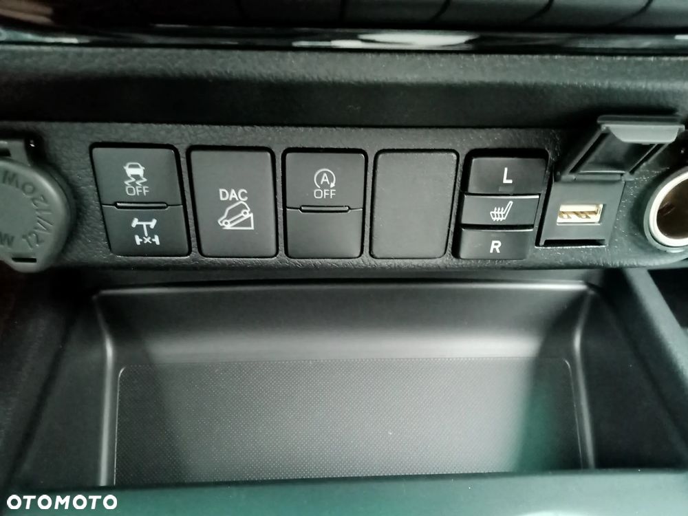 Toyota Hilux 2.8 D-4D Double Cab SR5 4x4 - 18